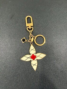 Louis Vuitton Malletage Flower Bag Charm/Key Holder (JB1476)